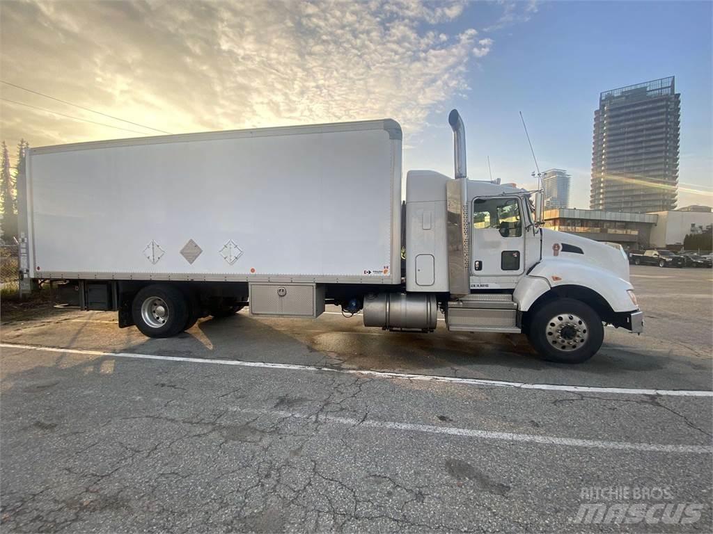 Kenworth T440 商用底盤車
