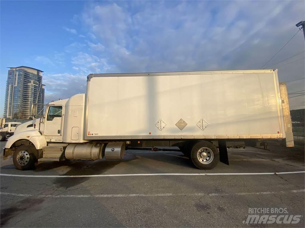 Kenworth T440 商用底盤車