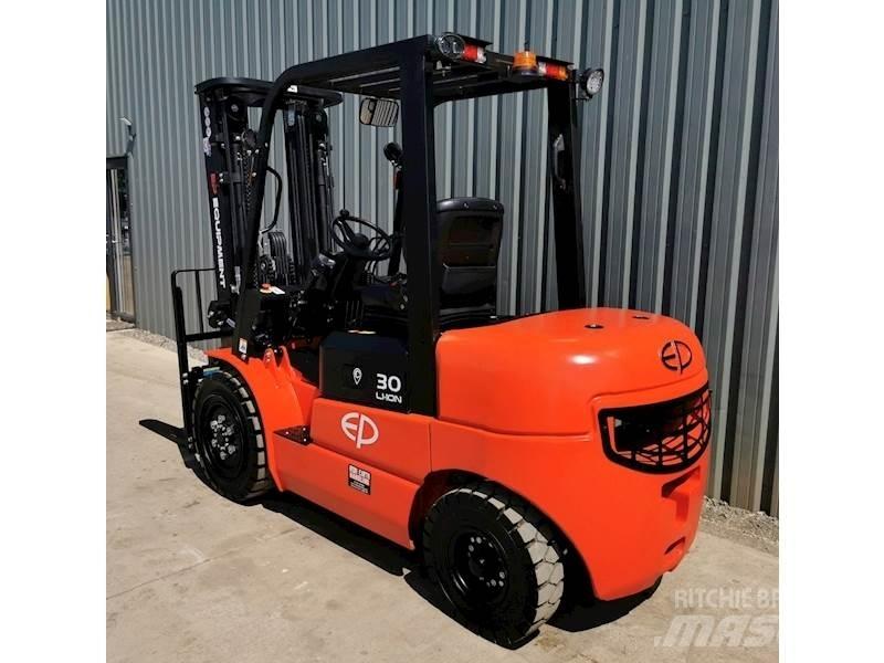 EP EFL302 電動堆高機