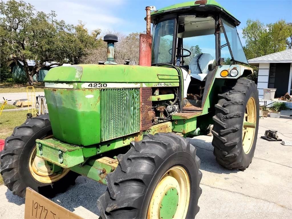 John Deere 4230 曳引機