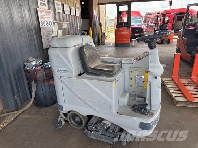 Advance 3220C 室內掃倉機
