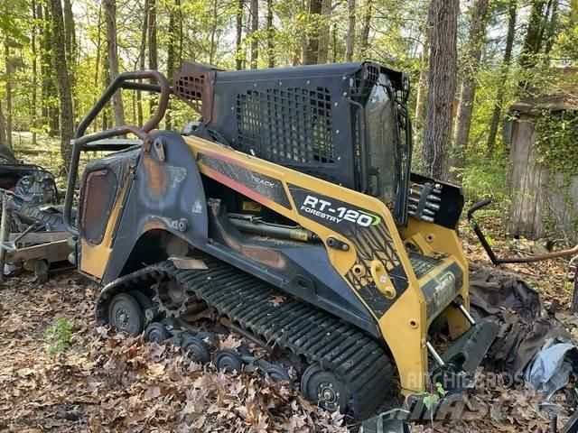 ASV RT120F 滑移轉向裝載機