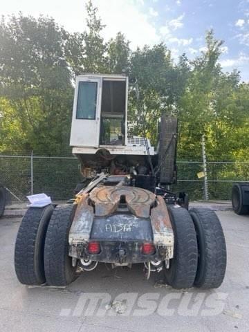 Autocar  終端式曳引機