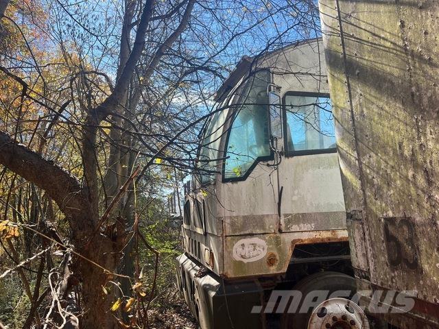 Autocar  終端式曳引機