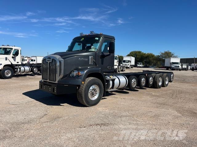 Autocar DC64 駕駛室與內部