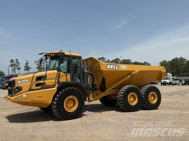 Bell B30E 鉸接式起吊車