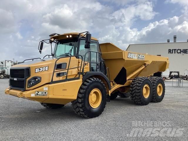 Bell B30E 鉸接式起吊車