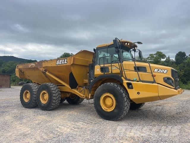 Bell B30E 鉸接式起吊車