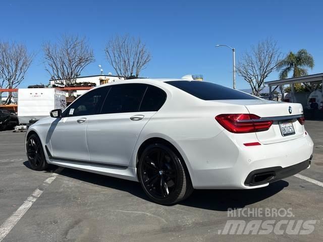 BMW 750I 汽車