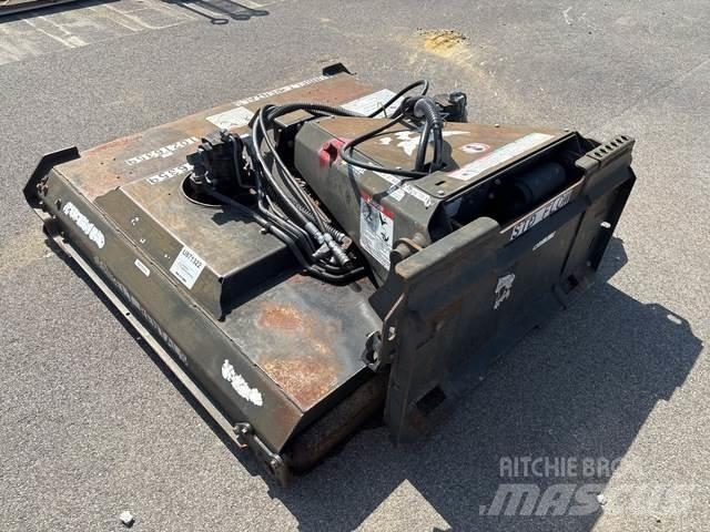 Bobcat  騎乘式割草機