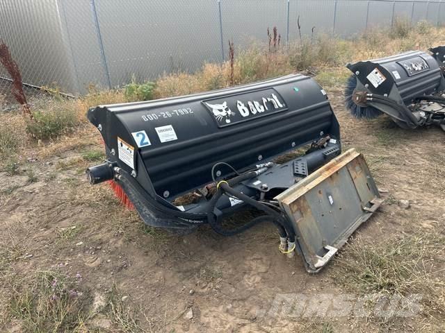 Bobcat  掃倉機