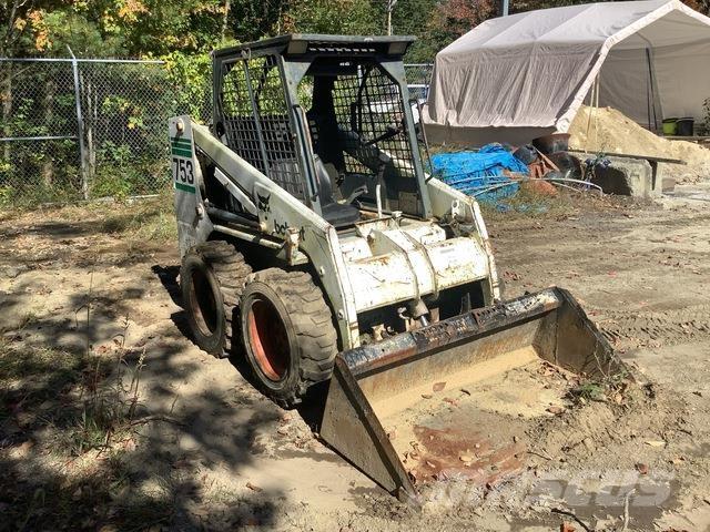 Bobcat 753 滑移轉向裝載機