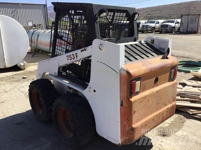 Bobcat 753F 滑移轉向裝載機