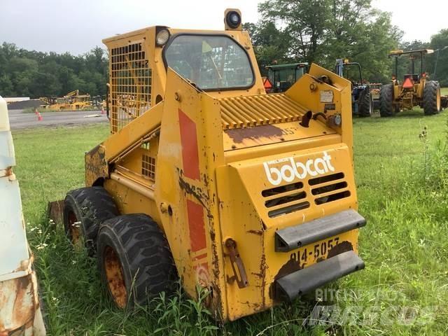 Bobcat 843 滑移轉向裝載機