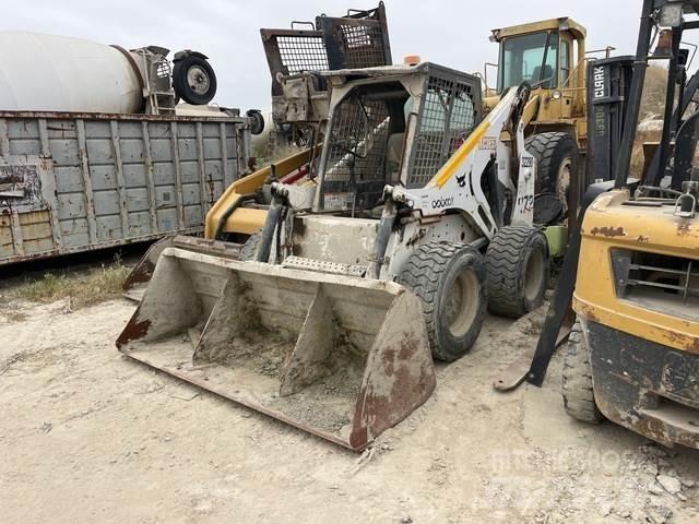Bobcat 873 滑移轉向裝載機