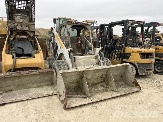Bobcat 873 滑移轉向裝載機