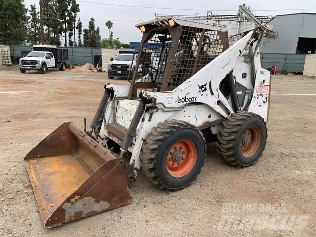 Bobcat 873 滑移轉向裝載機