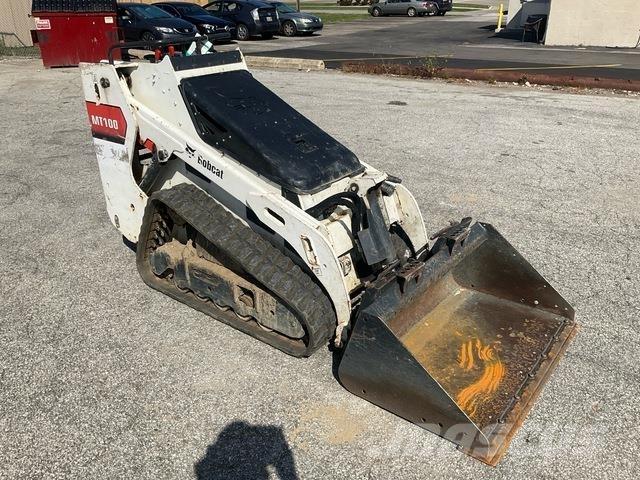 Bobcat MT100 滑移轉向裝載機