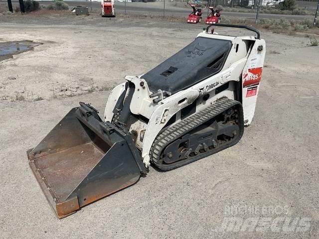Bobcat MT55 滑移轉向裝載機