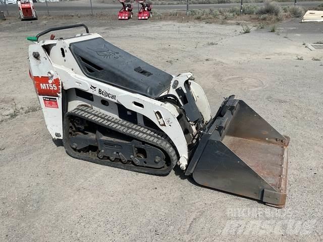 Bobcat MT55 滑移轉向裝載機