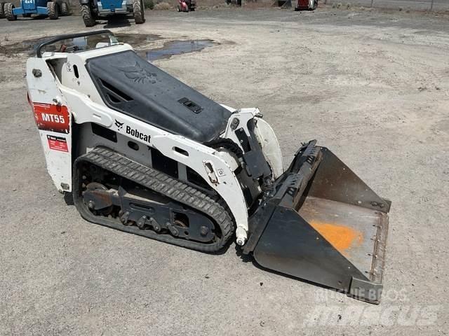 Bobcat MT55 滑移轉向裝載機