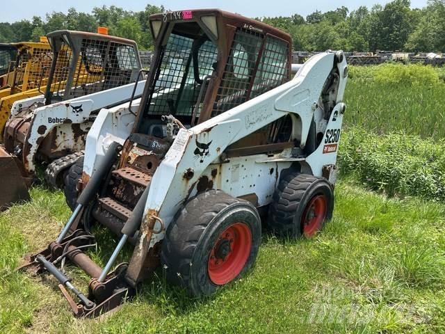 Bobcat S250 滑移轉向裝載機