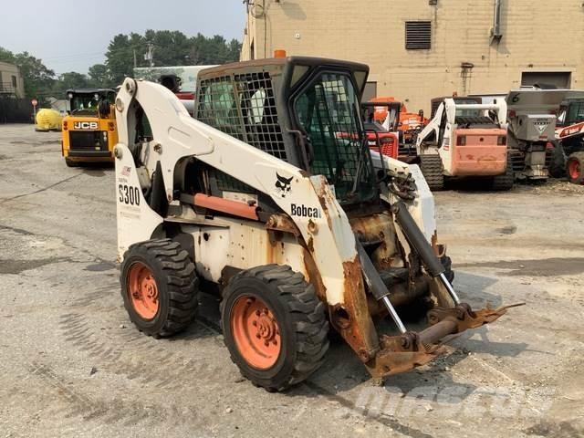 Bobcat S300 滑移轉向裝載機