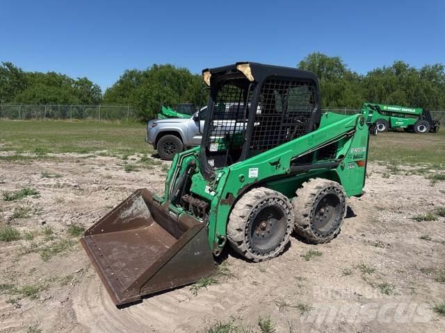 Bobcat S450 滑移轉向裝載機