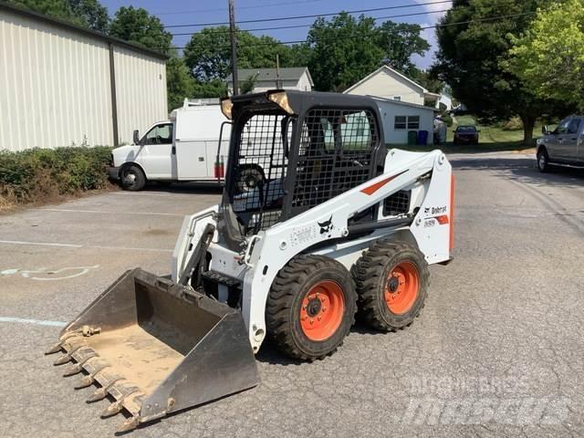 Bobcat S450 滑移轉向裝載機