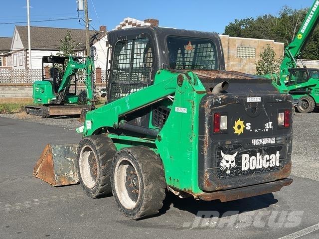 Bobcat S450 滑移轉向裝載機