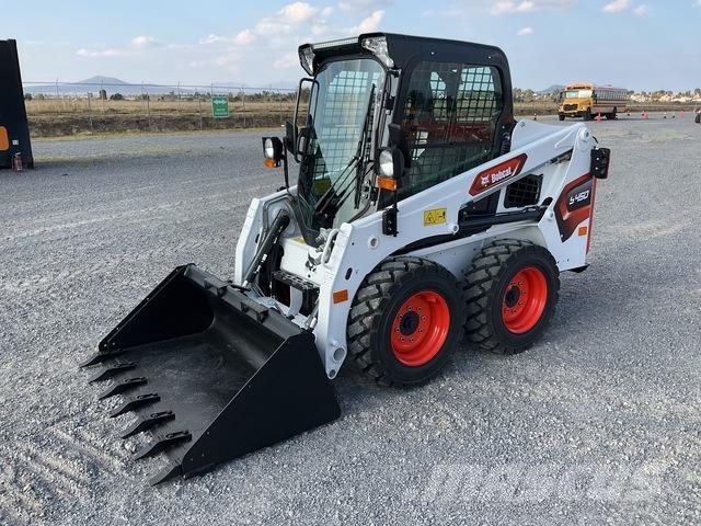 Bobcat S450 滑移轉向裝載機