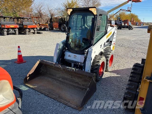 Bobcat S450 滑移轉向裝載機