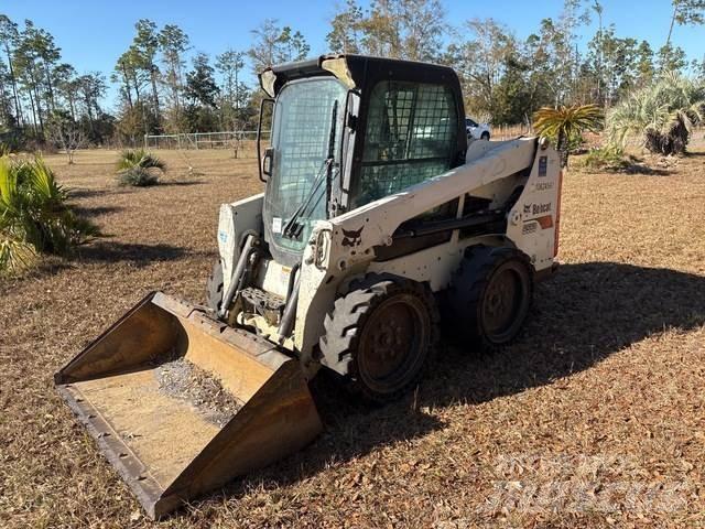 Bobcat S550 滑移轉向裝載機