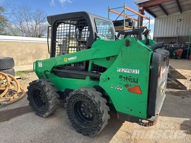 Bobcat S550 滑移轉向裝載機