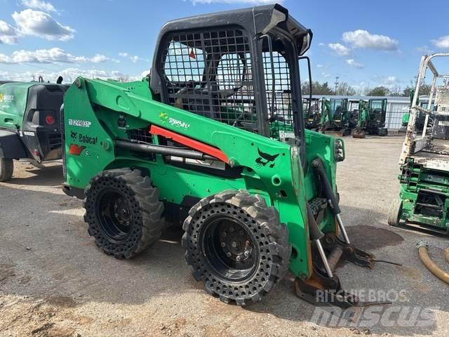 Bobcat S550 滑移轉向裝載機