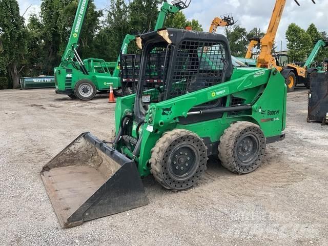 Bobcat S550 滑移轉向裝載機