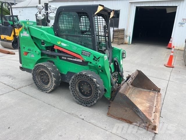 Bobcat S550 滑移轉向裝載機