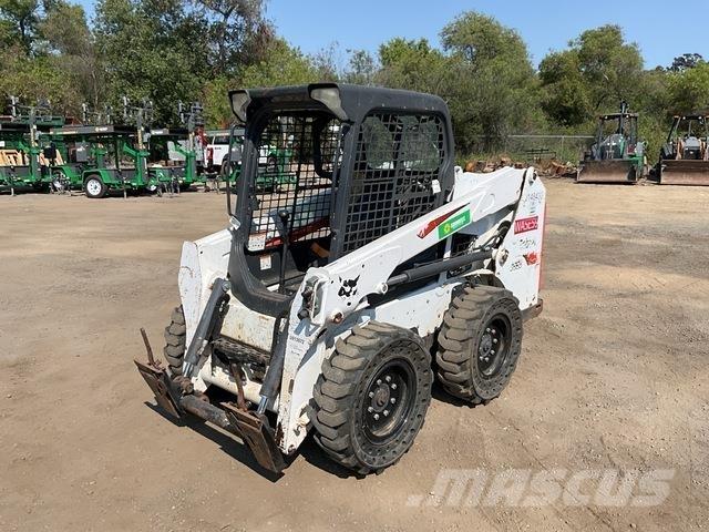 Bobcat S550 滑移轉向裝載機