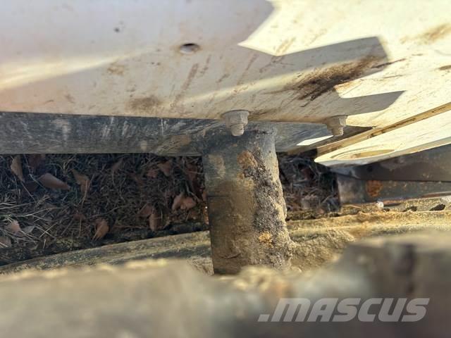 Bobcat S550 滑移轉向裝載機