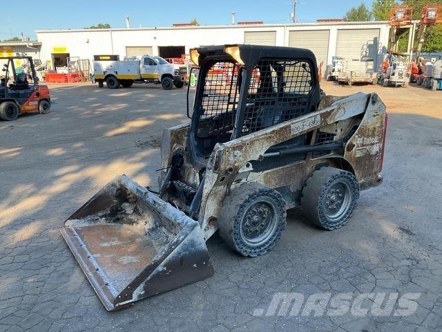 Bobcat S550 滑移轉向裝載機