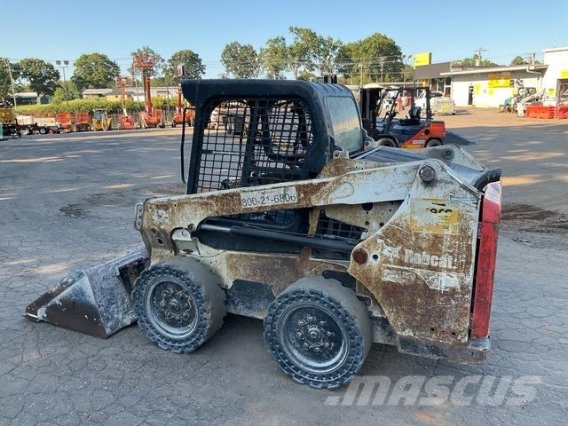 Bobcat S550 滑移轉向裝載機