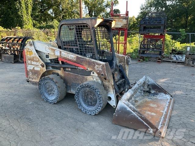 Bobcat S550 滑移轉向裝載機
