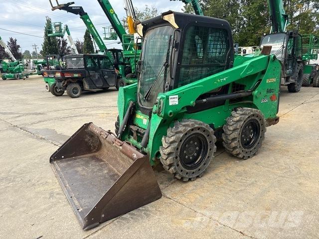 Bobcat S550 滑移轉向裝載機