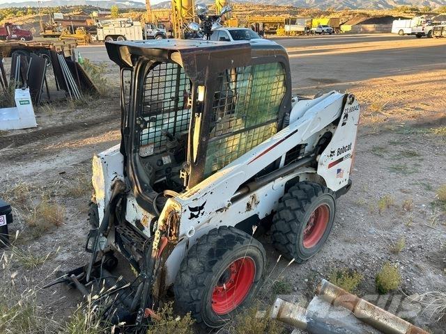 Bobcat S550 滑移轉向裝載機