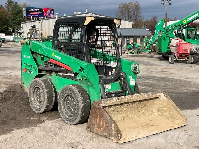 Bobcat S550 滑移轉向裝載機
