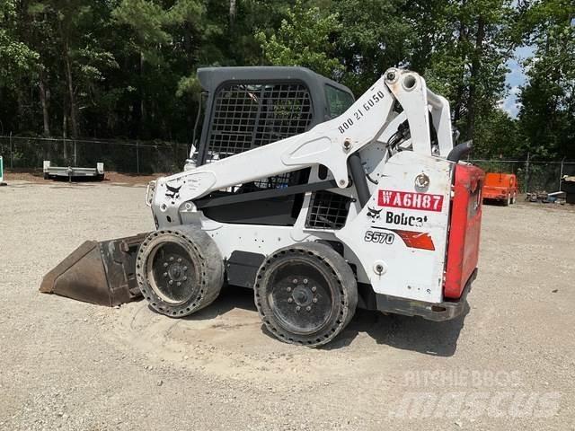 Bobcat S570 滑移轉向裝載機