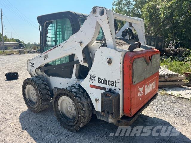 Bobcat S570 滑移轉向裝載機