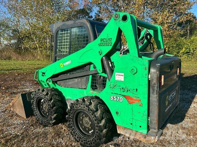 Bobcat S570 滑移轉向裝載機
