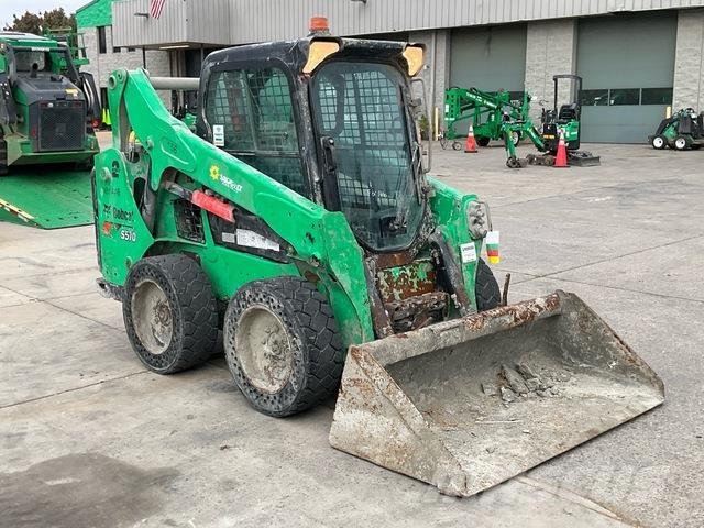 Bobcat S570 滑移轉向裝載機