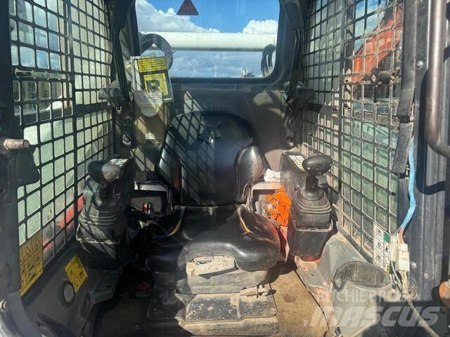 Bobcat S650 滑移轉向裝載機